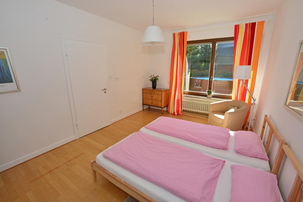 Moderne Ferienwohnung Deichstrasse Hennef  Camera foto